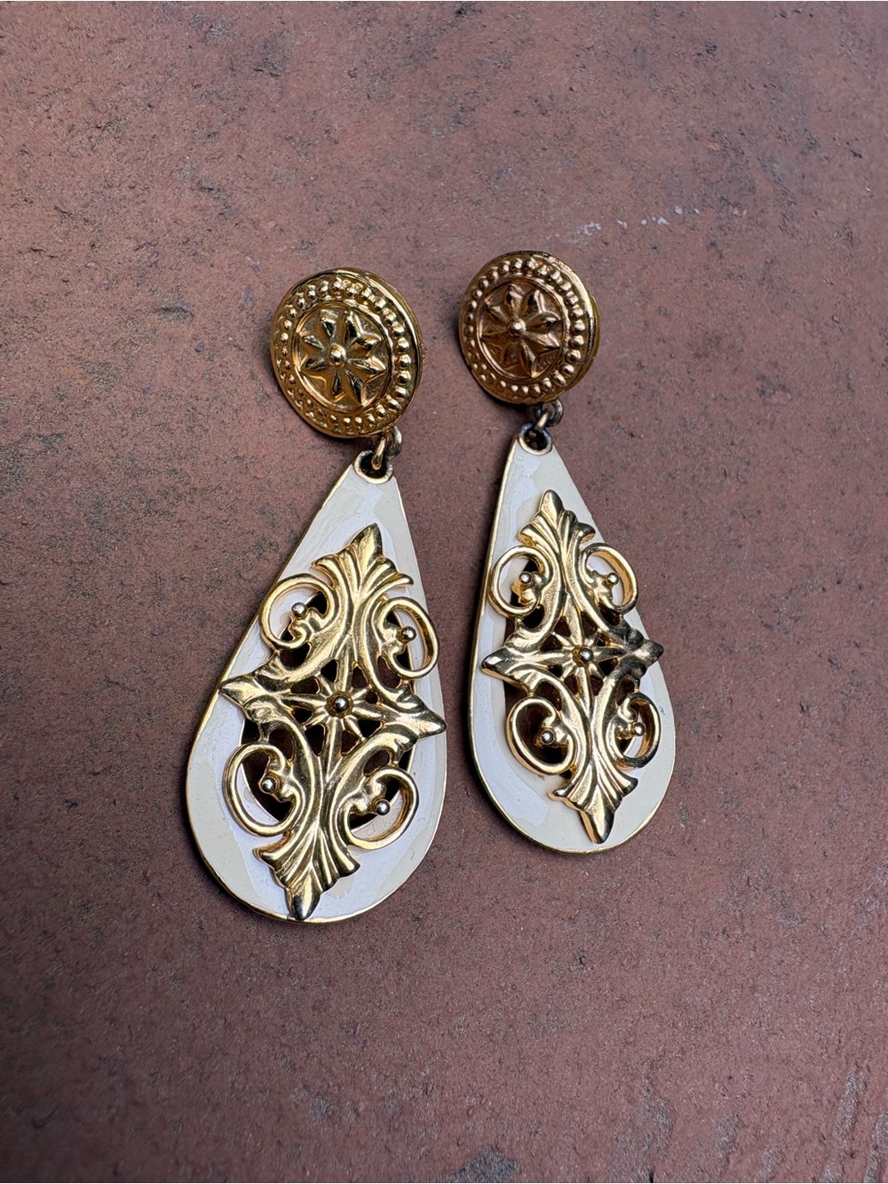 Vintage Gold and White Filigree Teardrop Drop Earrings